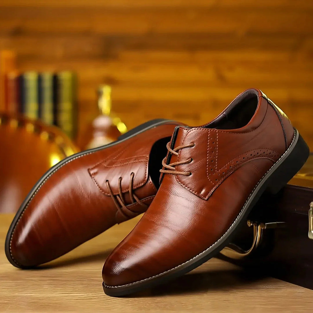 Men's Closed-Lacing Shoes, Oxford Business Shoes with Brogue Perforation Detail