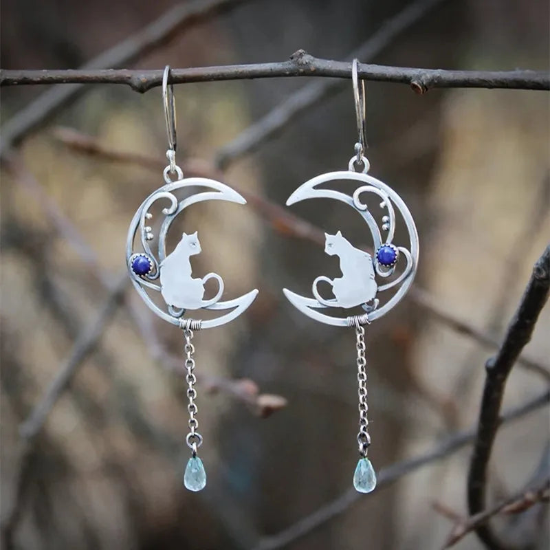 Moonlight Cat Earrings – Vintage Half-Moon Design with Lapis Lazuli Gemstone