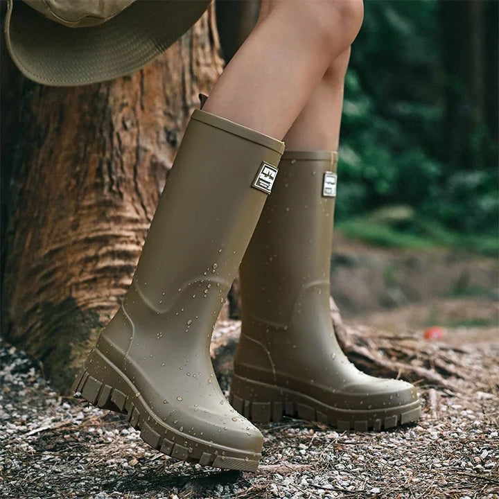 Ladies' Chelsea waterproof ankle boots with block heel & patterned sole – Saphira