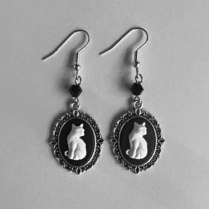 Vintage White Cat Earrings – Silver Frame Jewelry for Women