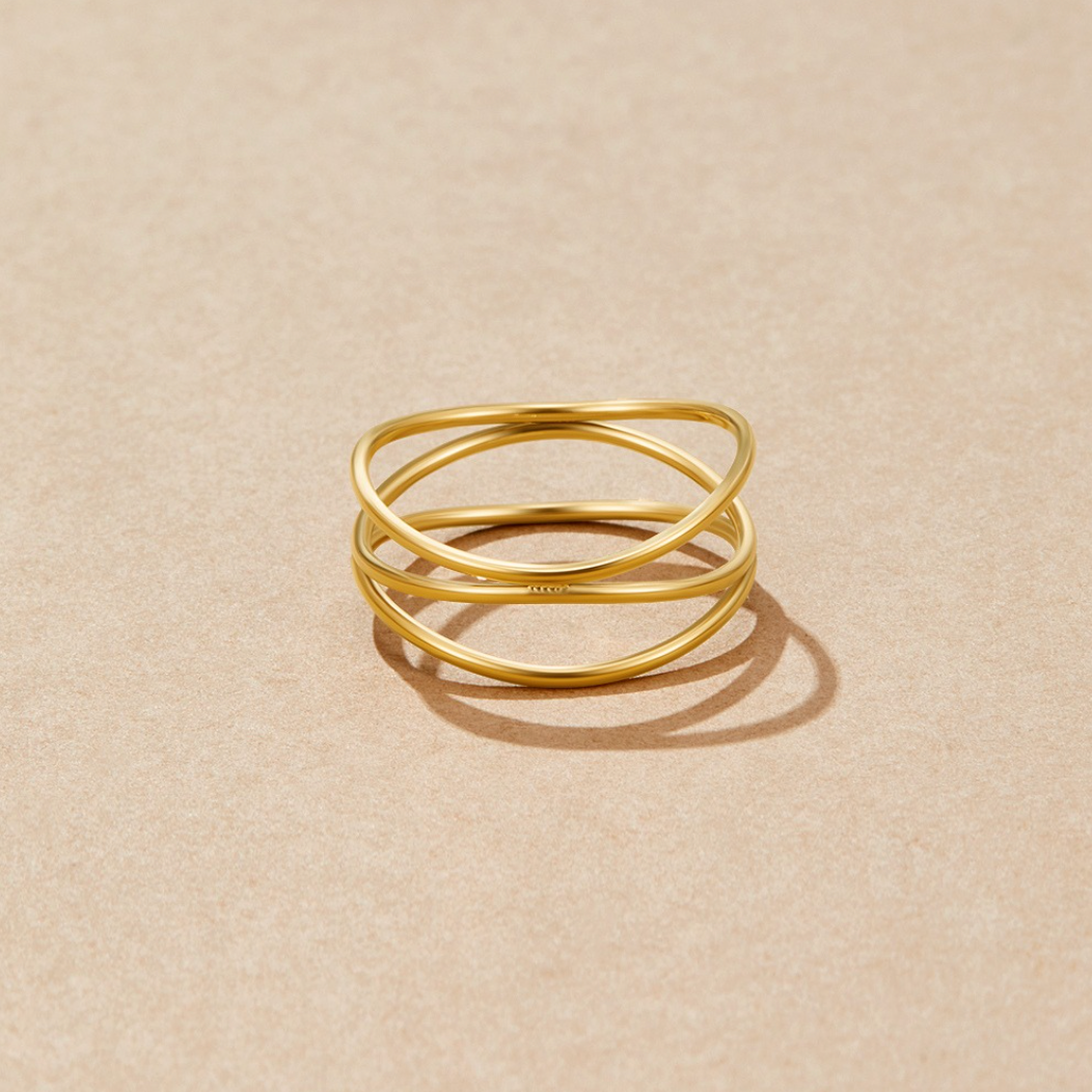 Refined gold ring with endless loop