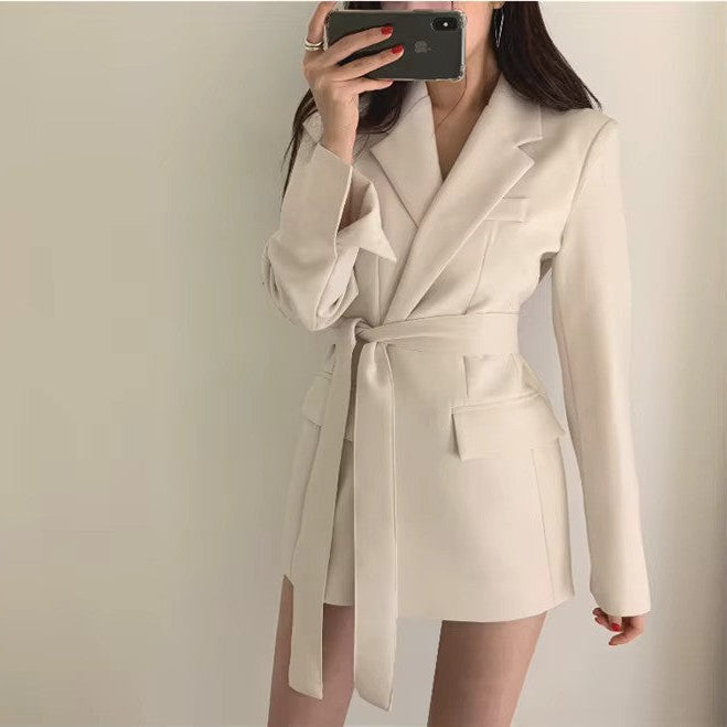 Women's Belted Blazer – Elegant Structure & Versatile Style