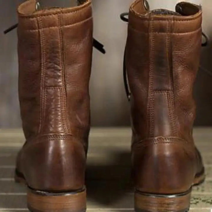 Women's leather boots – flexible fit, soft lining, all-day comfort.