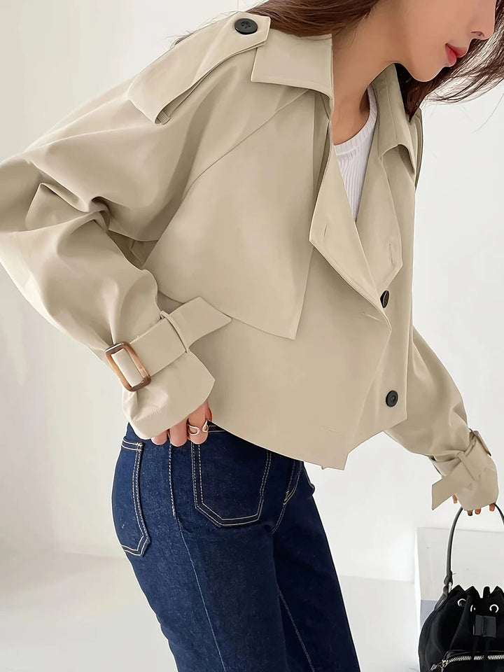 Chic Casual Short Trench Coat Effortless Style for Everyday Layers