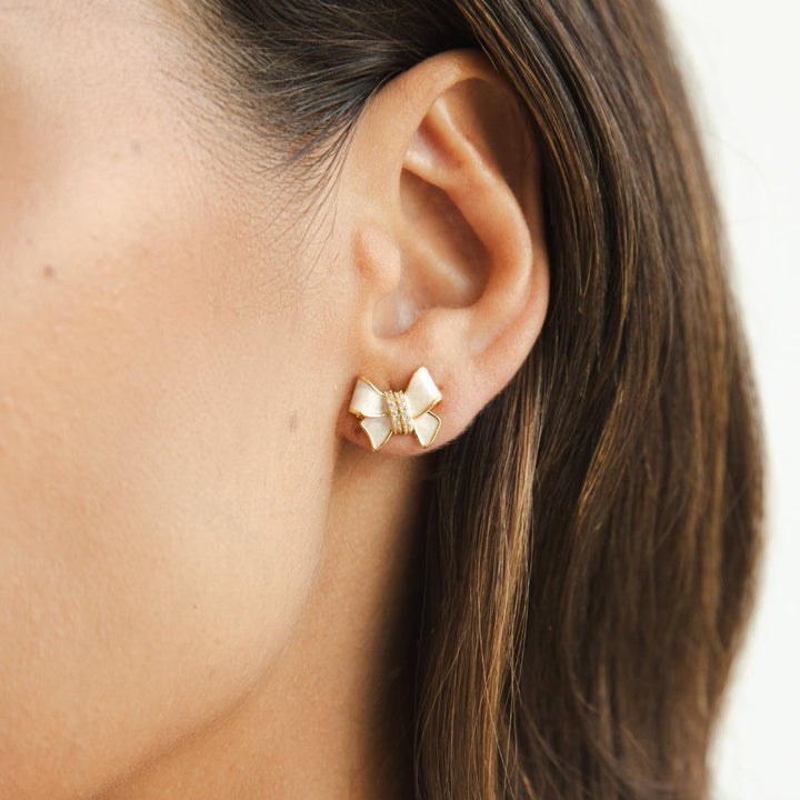 Elegant crystal earrings with a refined bow