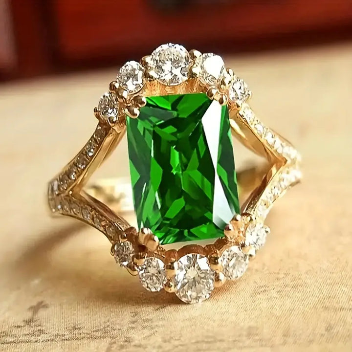 Elegant Gold Ring with Refined Details