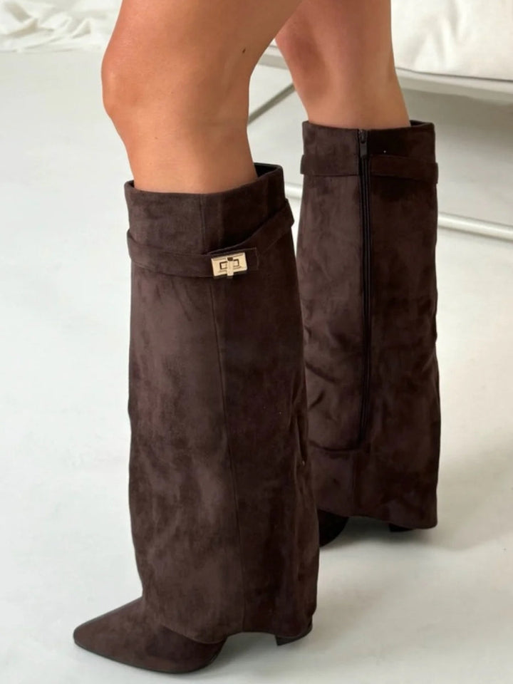 High-quality elegant women's shoes – golden details