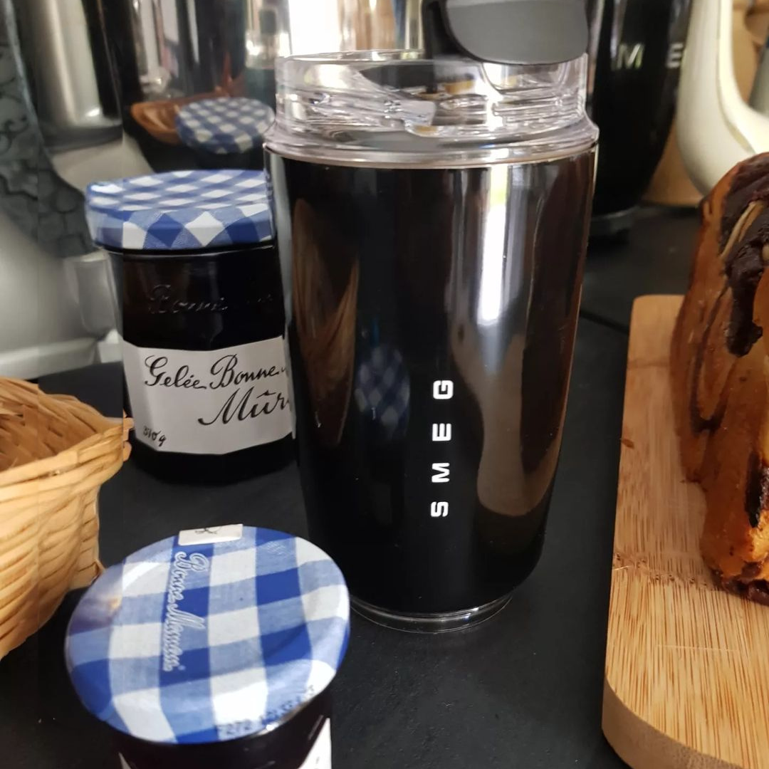 Elegant Thermal Cup - Style and Sustainability