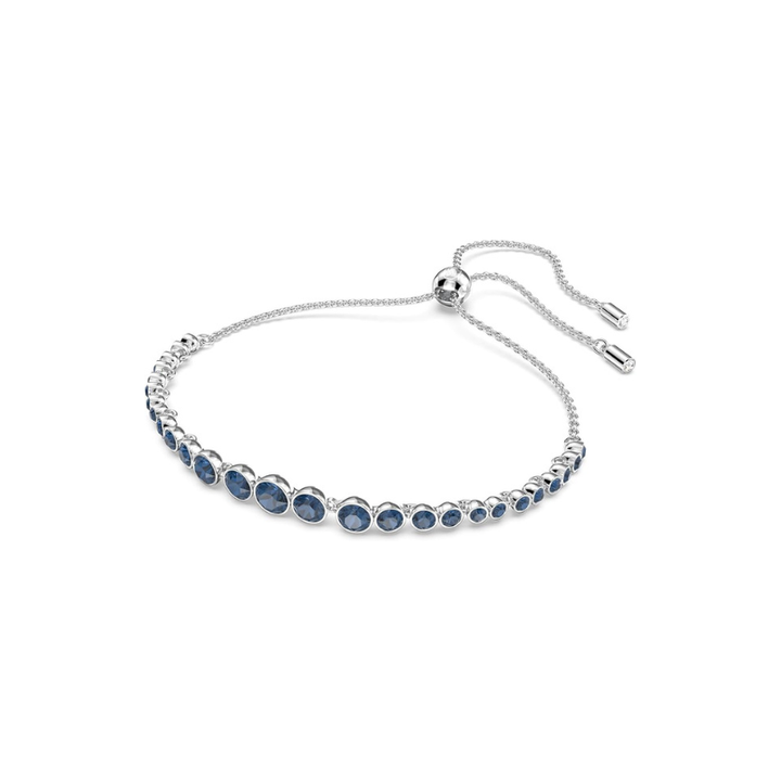 Elegant white gold tennis bracelet with cut sapphires