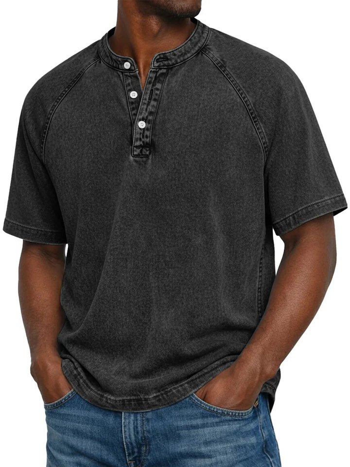 Men's short-sleeved casual T-shirt with raglan sleeves in washed Henley style