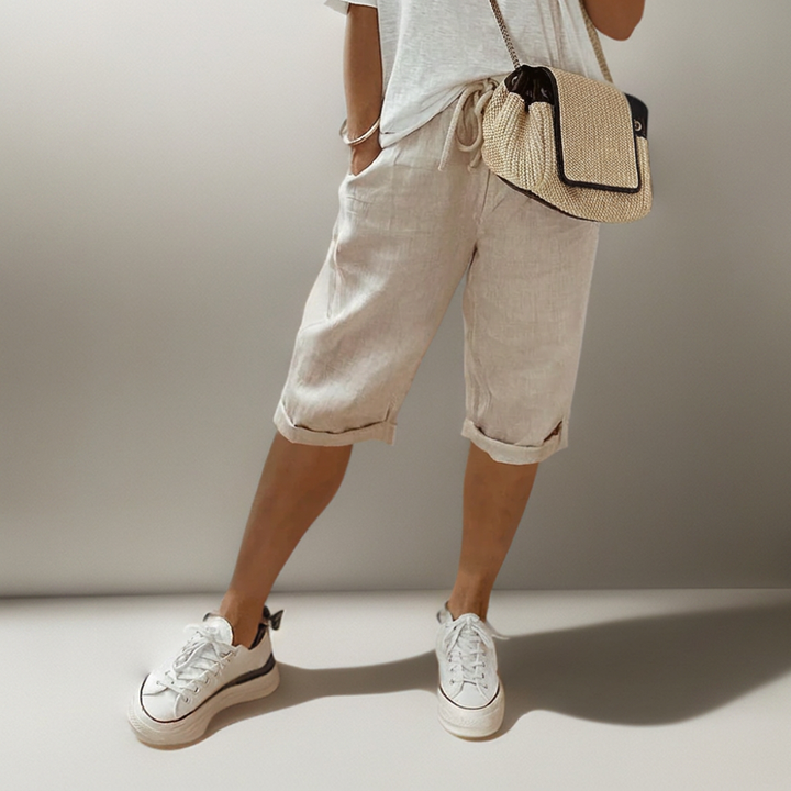Loose-fitting shorts with drawstring