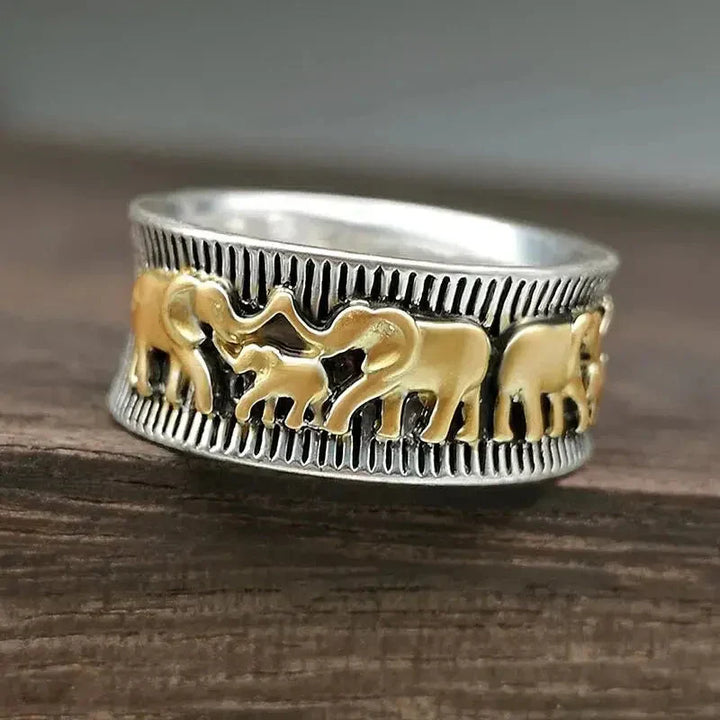 Elegant gold ring with elephant motif