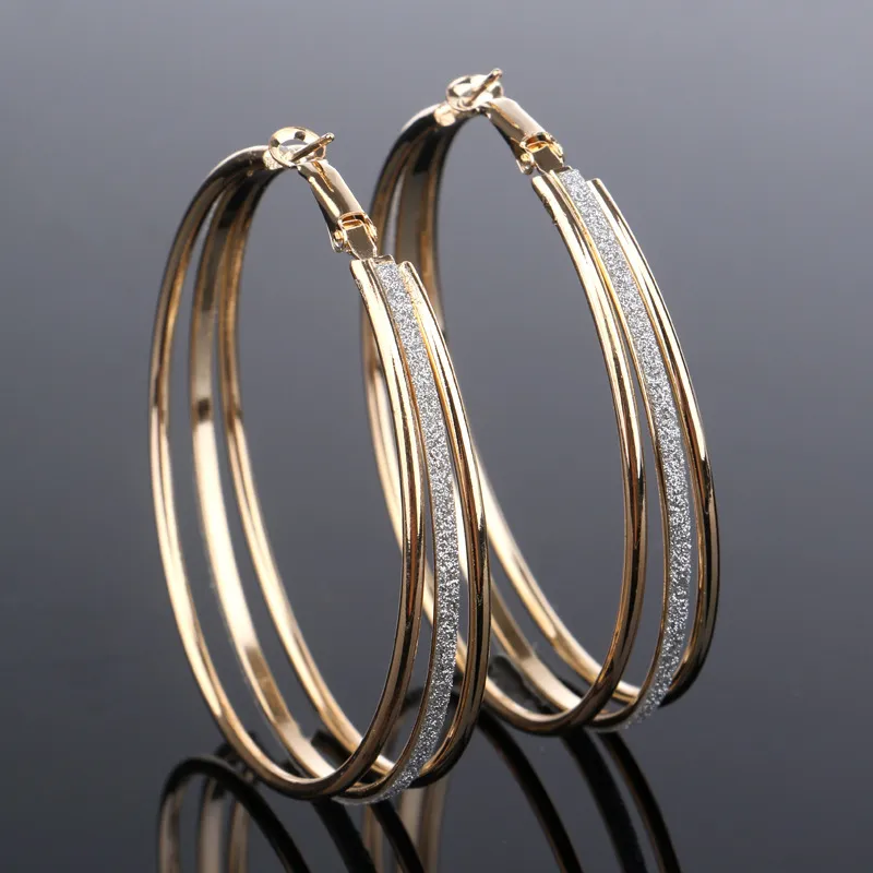 Shiny vintage gold earrings