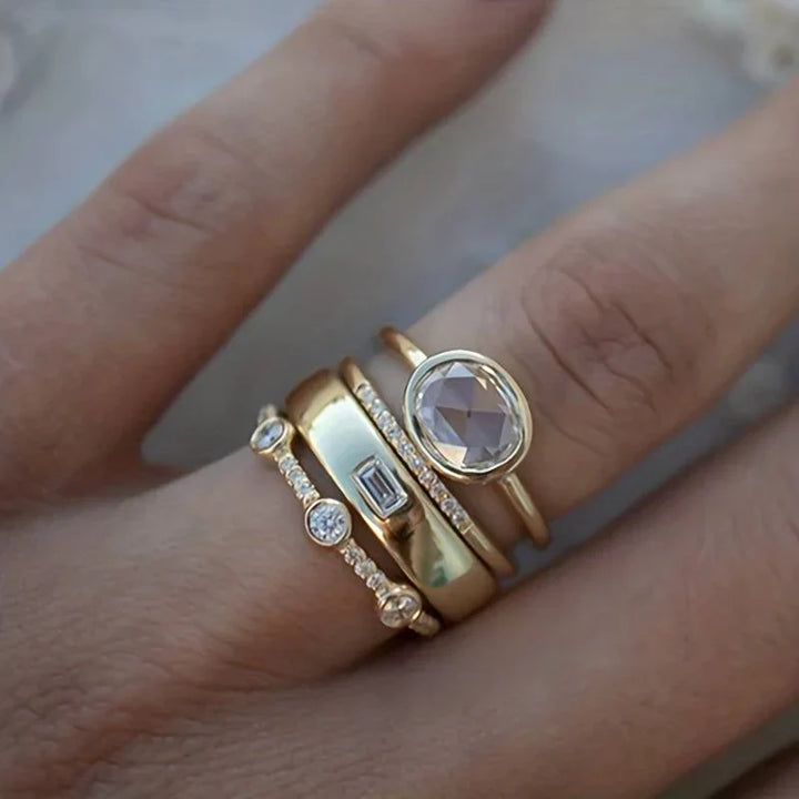 Elegant Gold Ring with Cubic Zirconia in Vintage Style