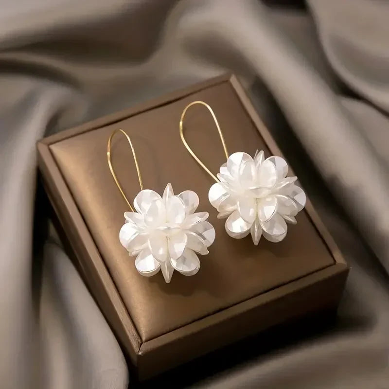 Soft Blossom Gold Earrings