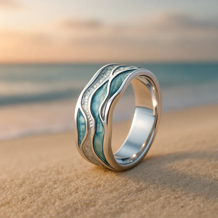 Wavy white gold ring