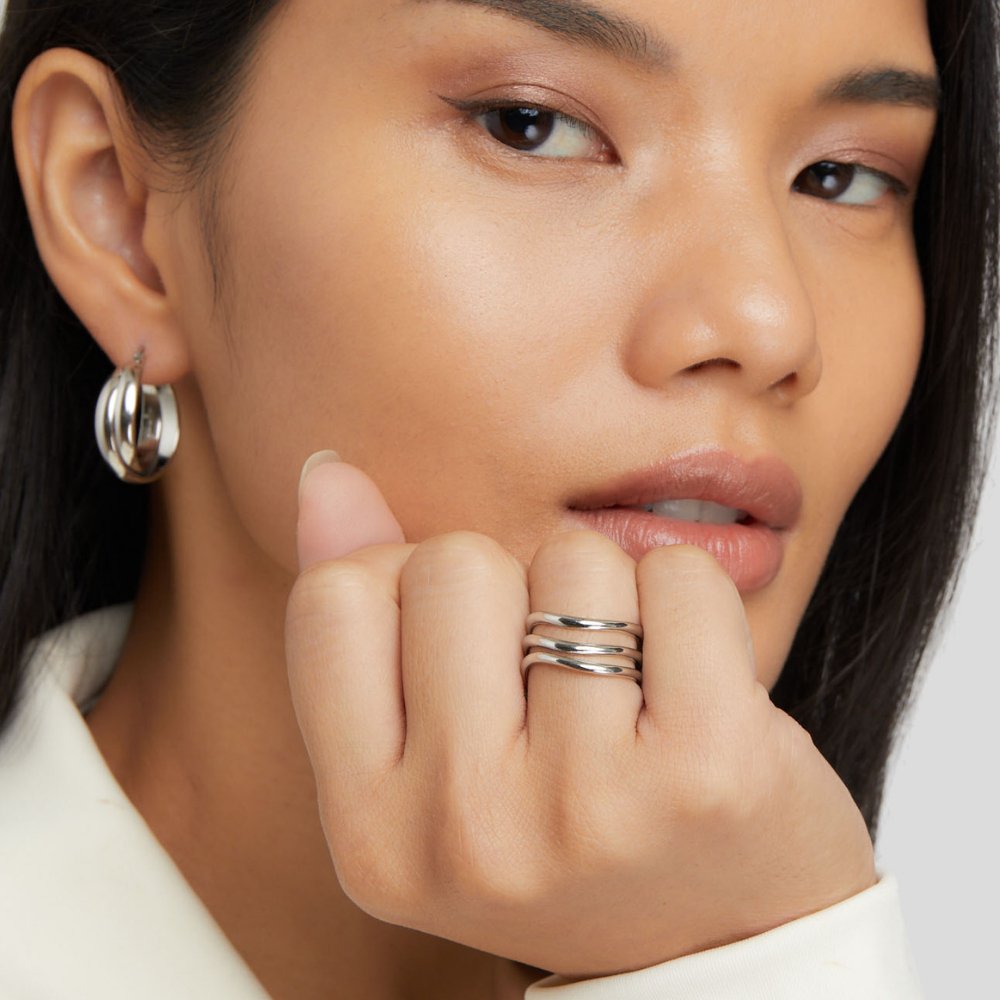 Elegant layered ring in silver