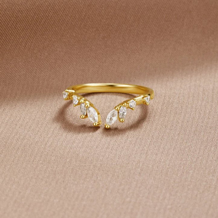 Refined gold ring with crystal accent