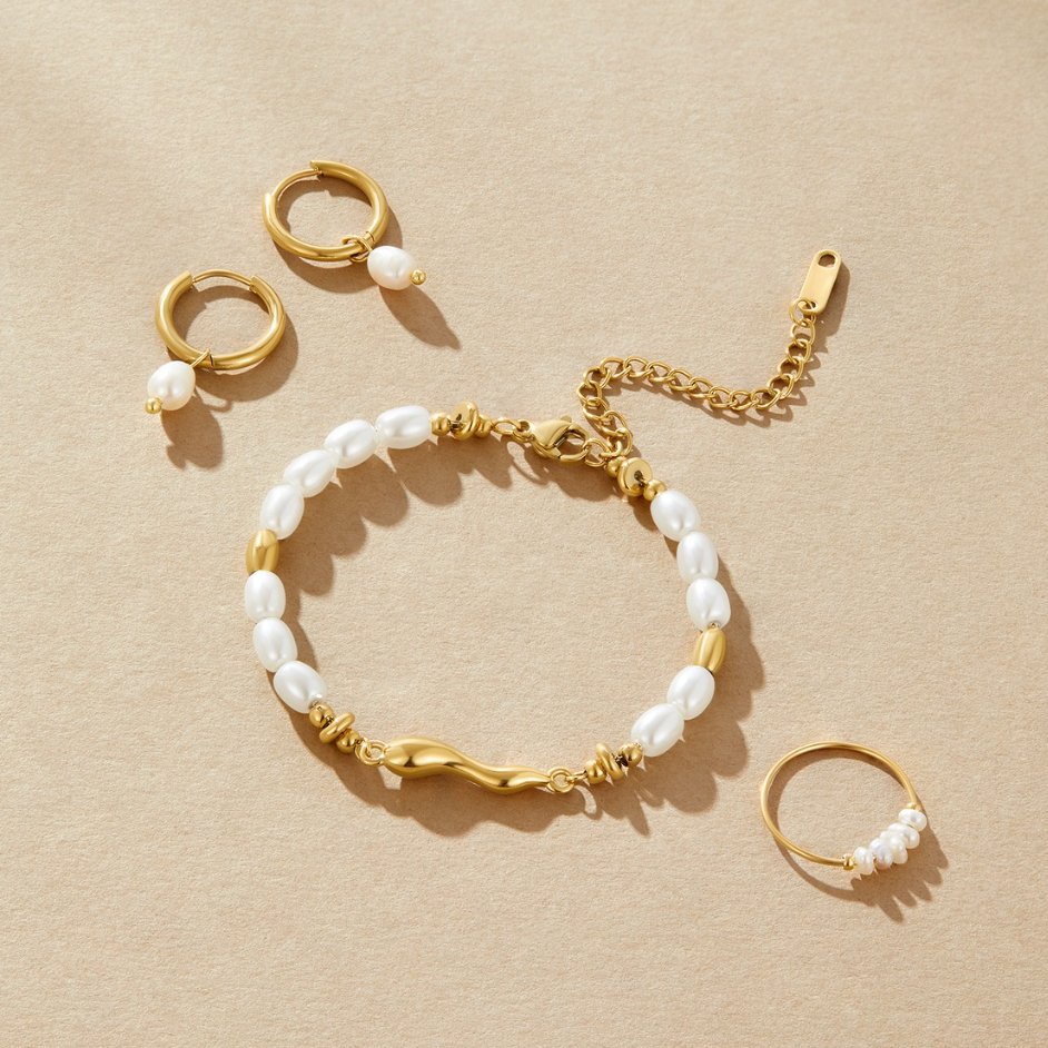 Soft freshwater pearl bracelet