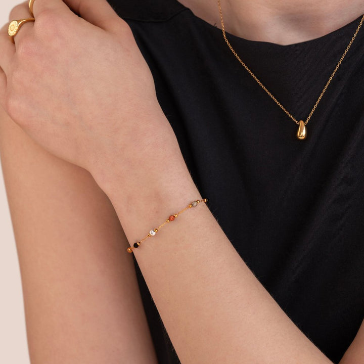 Elegant silver stone bracelet with refined details