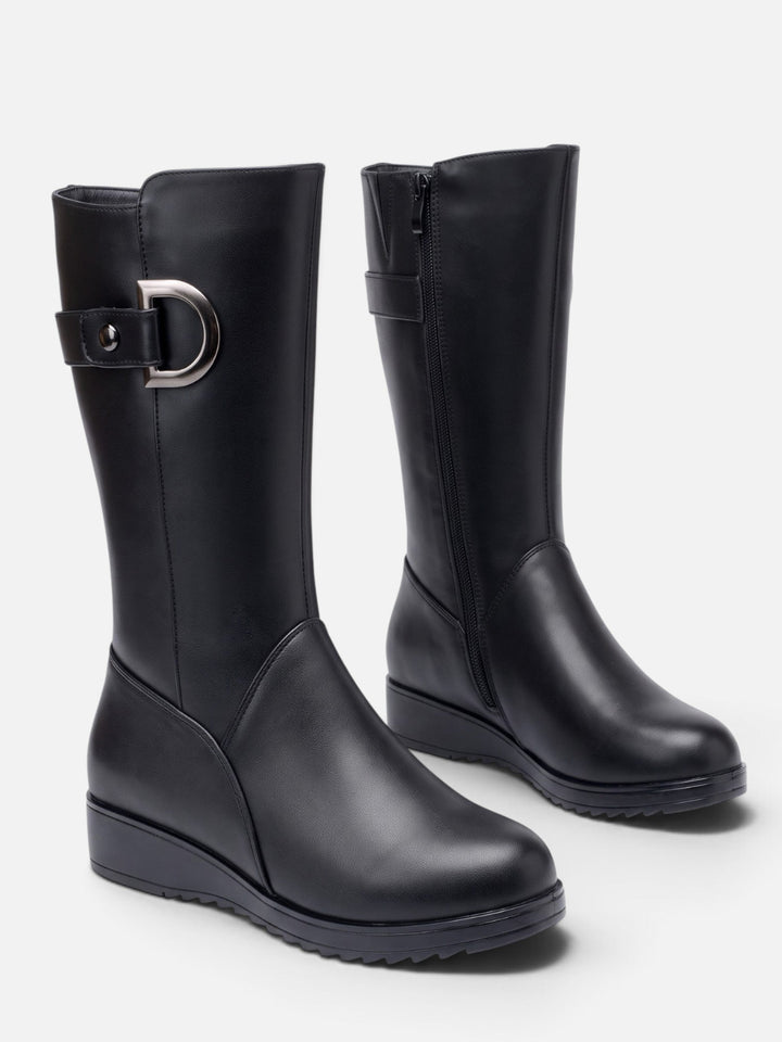 Women's Fur-Lined Boots with Buckle
