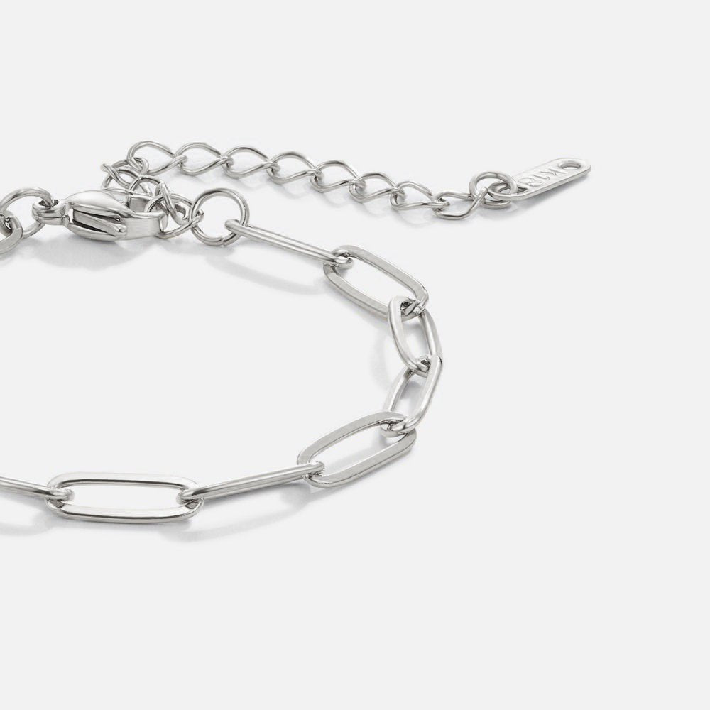 Minimalist silver bracelet with elegant links
