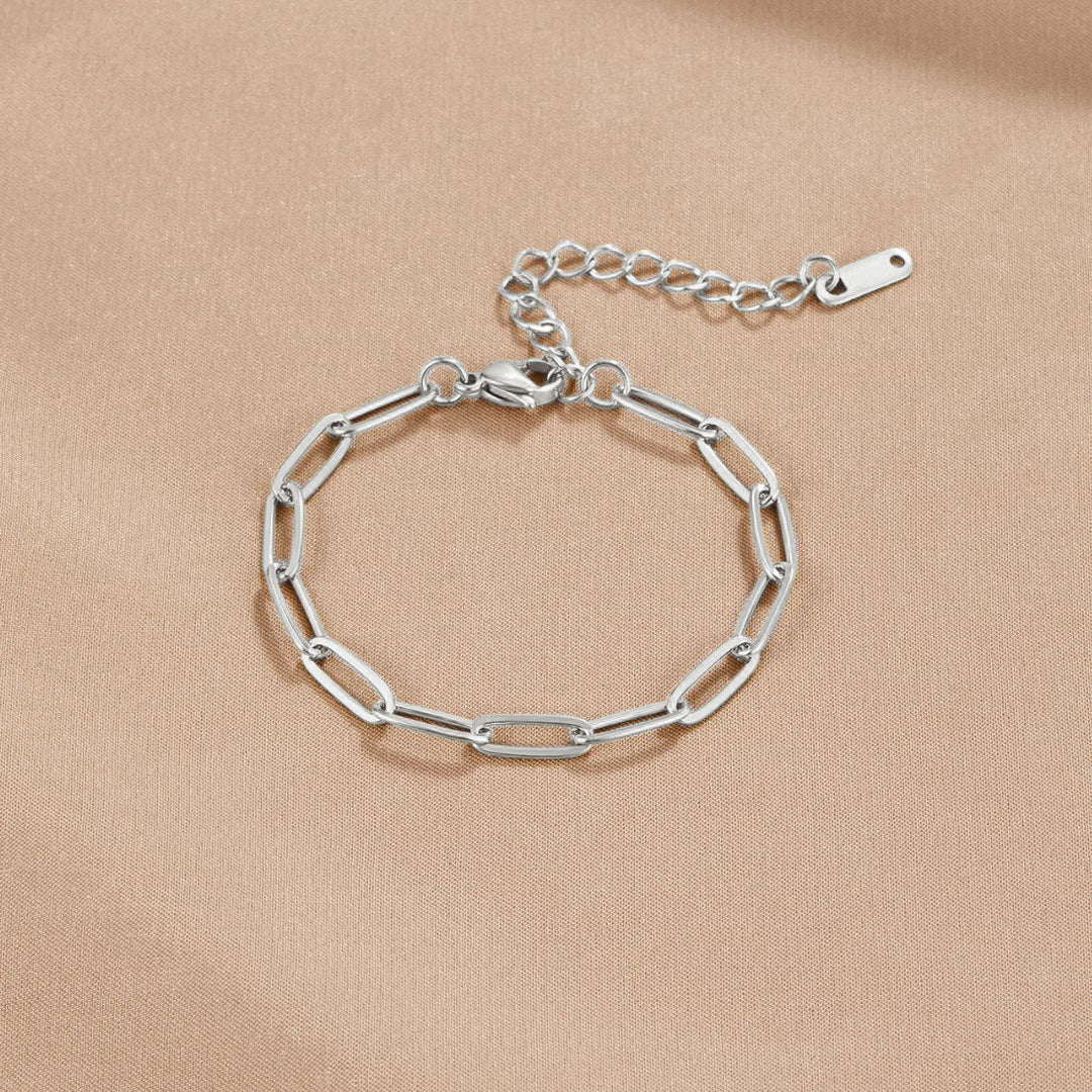 Minimalist silver bracelet with elegant links