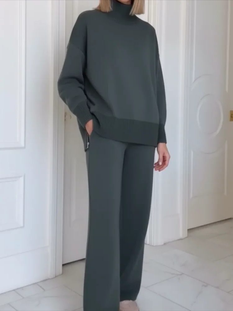 Straight Leg Loungewear Set with Roll Neck and Long Sleeves for Women