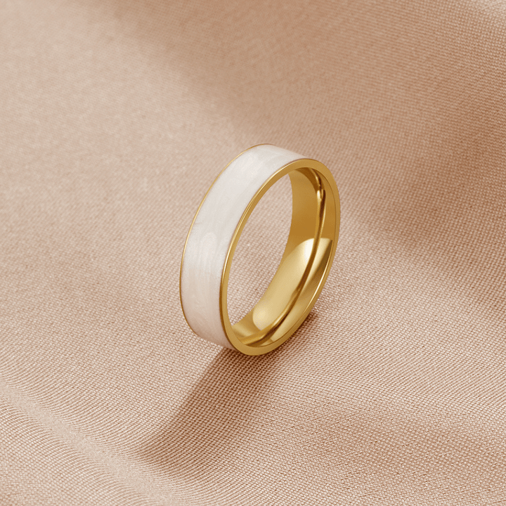 Soft white cubic zirconia ring