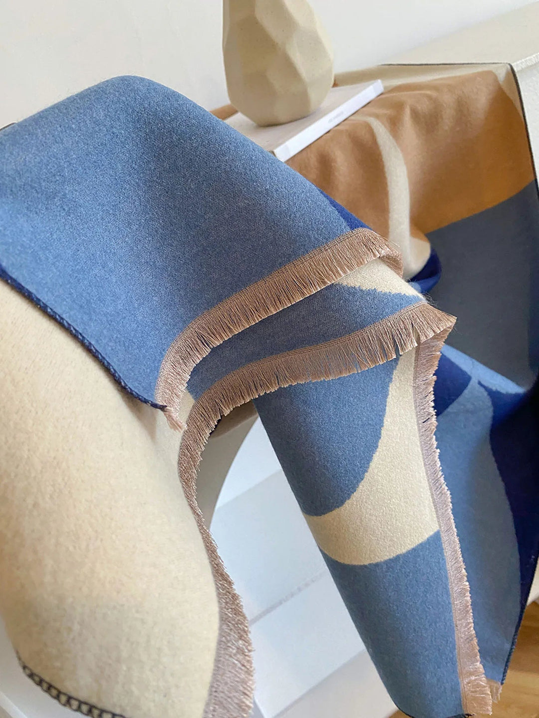 Women's Reversible Cashmere Scarf for Elegance and Warmth