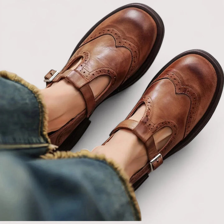 Leather Mary Jane Shoes With T-Strap And Brogue Details